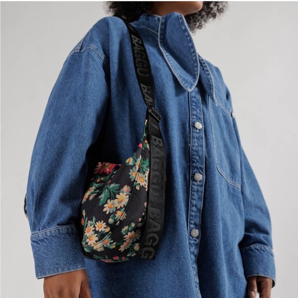 Laura Ashley Baggu Medium Crescent Rhian Daisy - Picture 2 of 3